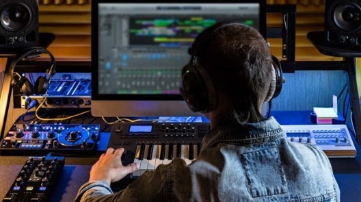 自己制作歌曲的软件